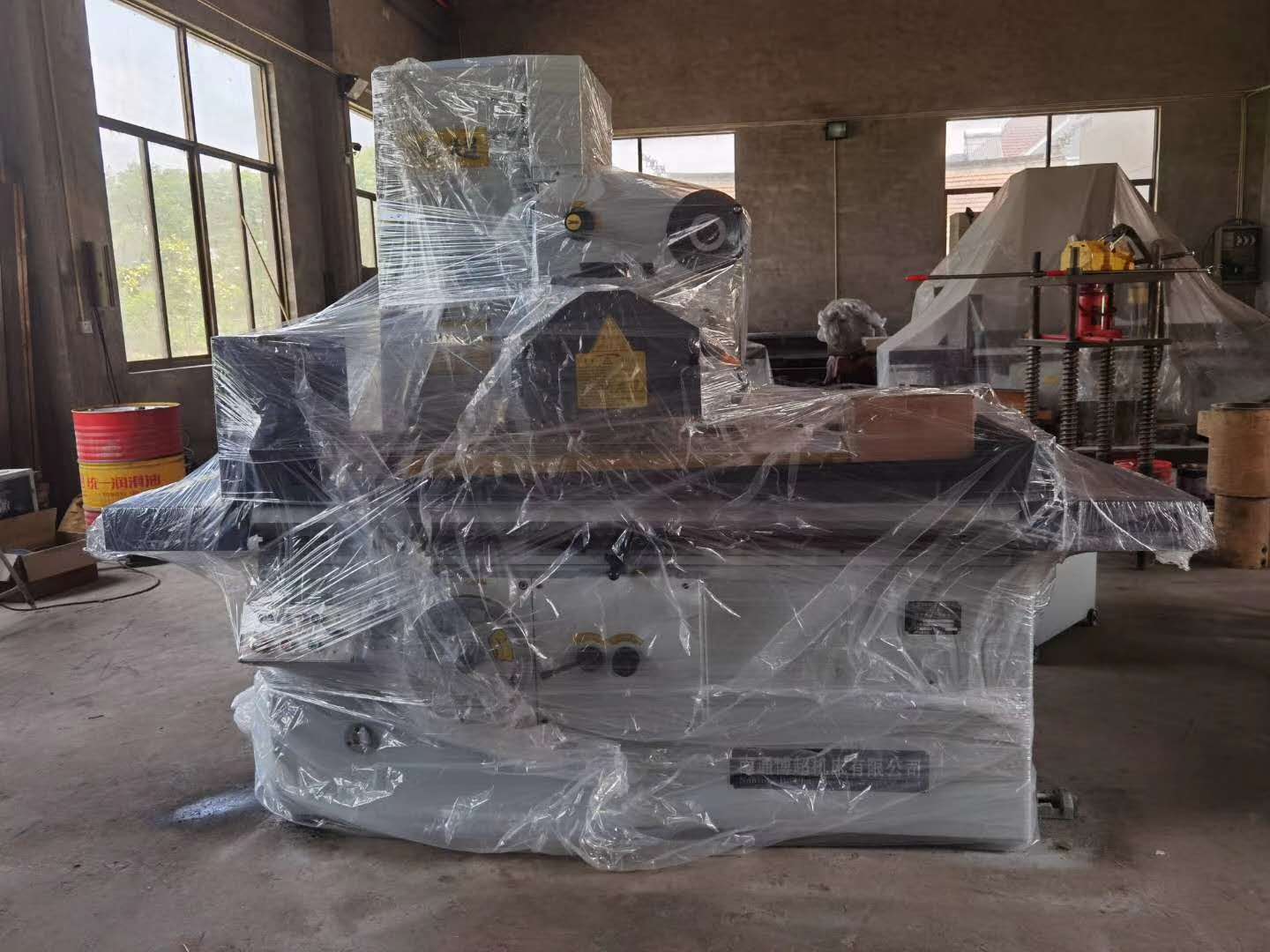 M7140平面磨床装车发往浙江嘉兴