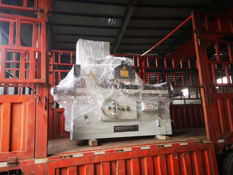 平面磨床M7132装车发往浙江宁波