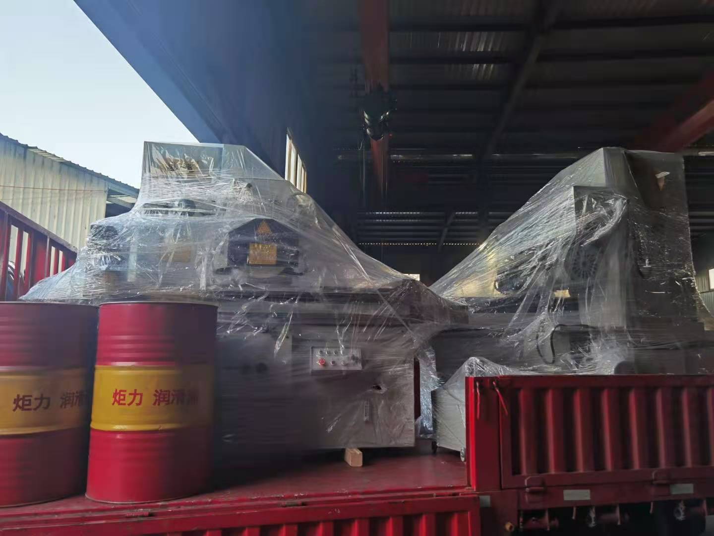 2台M7140平面磨床发往扬州